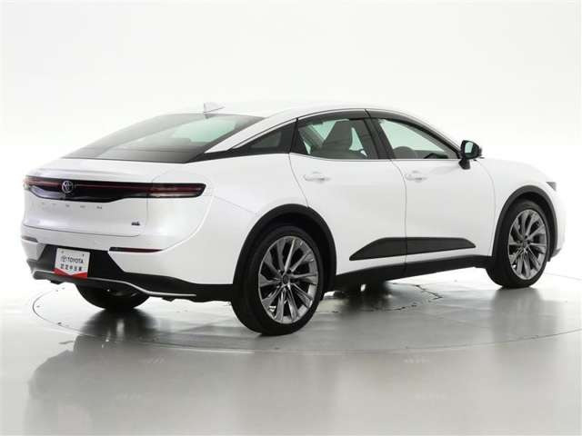 クラウンクロスオーバー2.5 G アドバンスト レザー パッケージ E-Four 4WD