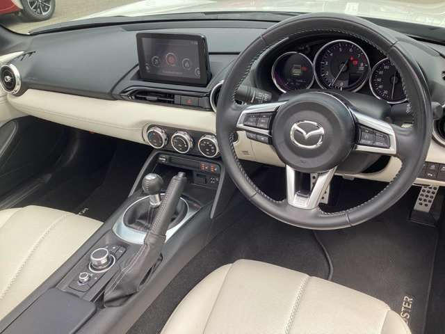 ロードスターRF2.0 RS ホワイトリミテッドセレクション