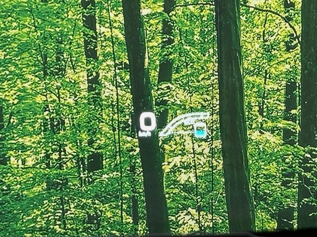 �y�J���[�w�b�h�A�b�v�f�B�X�v���C�z���݂̑��x�⑖�s�����f�W�^���\���ŉ^�]�ȑO���̃K���X�ɓ��e!�J���[�t���Ŏ��F���������A�^�]���ڐ������炳���K�v�ȏ����m�F�ł���̂łƂ��Ă��֗��ň��S!