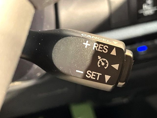 �y�N���[�Y�R���g���[���z�������H�����N���N���s�B�A�N�Z���𗣂��Ă���葬�x�ő��s���ł��A�������^�]���̕��S���y��!�����E�������ȒP�ȃX�C�b�`����Œ����ł��܂��B