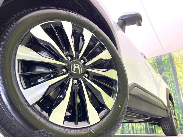 �y����17�C���`�A���~�z�C�[���z�O�ςɃ}�b�`���������A���~�z�C�[���𑕒����Ă���܂��B�e��ЊO�A���~�z�C�[����A�X�^�b�h���X�^�C�����戵�����Ă���܂��B���񂲑��k����������