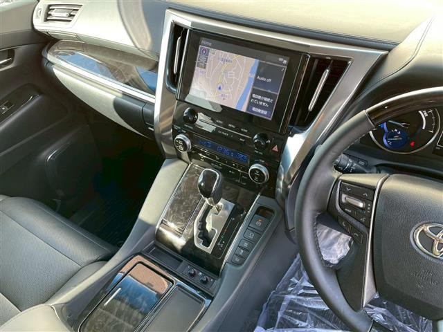 ヴェルファイアハイブリッド 2.5 ZR E-Four 4WD