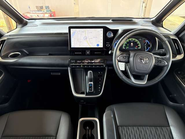 ノア1.8 ハイブリッド S-Z E-Four 4WD