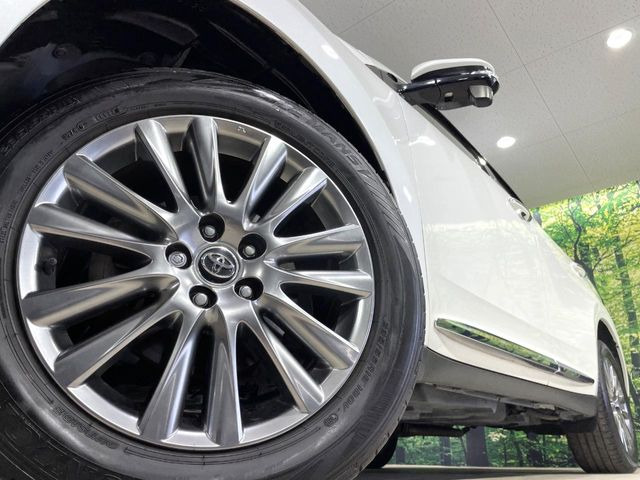 �y����18�C���`�A���~�z�C�[���z�O�ςɃ}�b�`���������A���~�z�C�[���𑕒����Ă���܂��B�e��ЊO�A���~�z�C�[����A�X�^�b�h���X�^�C�����戵�����Ă���܂��B���񂲑��k����������