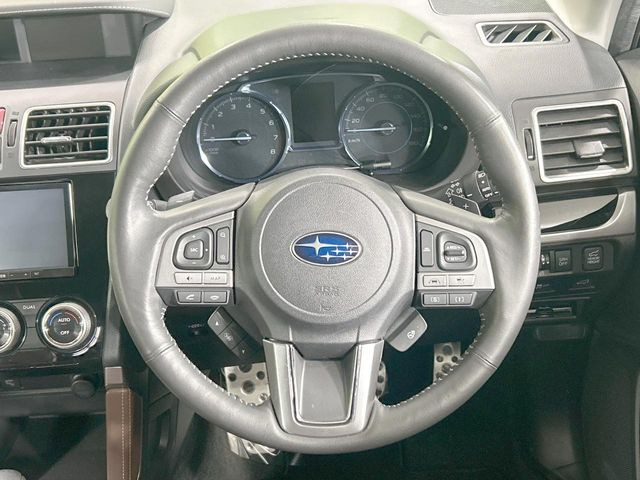 【ステアリングスイッチ】運転中、前方から目線をそらすことなく、オーディオ等の操作が可能な便利機能!安心&快適なドライブを演出してくれます♪