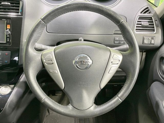 �y�����v�����X�e�A�����O�z�㎿�Ȋv���g�p���邱�ƂŁA��ɂ����������݂ƂĂ��^�]���₷���n���h���ł���