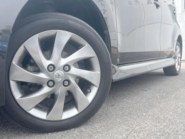 �y����15�C���`�A���~�z�C�[���z�O�ςɃ}�b�`���������A���~�z�C�[���𑕒����Ă���܂��B�e��ЊO�A���~�z�C�[����A�X�^�b�h���X�^�C�����戵�����Ă���܂��B���񂲑��k����������