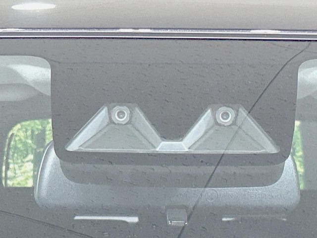 �y�X�}�[�g�A�V�X�g�z���s���ɑO���̎ԗ�����F�����A�Փ˂������Ȏ��͌x��ƃu���[�L�ŏՓˉ���Ɣ�Q�y�����A�V�X�g�B�����S�Ƀh���C�u�����y���݂��������܂��B