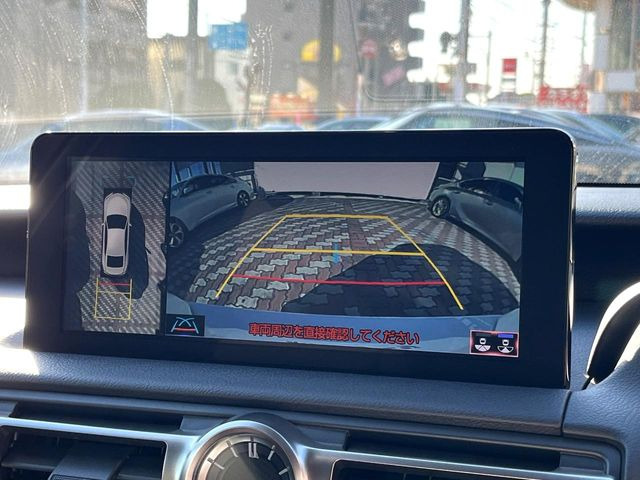 �y�p�m���~�b�N�r���[���j�^�[�z��p�̃J�����ɂ��A�ォ�猩���낵���悤�Ȏ��_��360�x�N���}�̎��͂��m�F���邱�Ƃ��ł��܂������p�������m�F���₷���A�����ꏊ�ł̐؂�Ԃ��⒓�Ԃ��X���[�Y�ɍs���܂��B