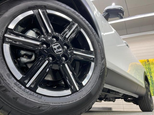 �y�����A���~�z�C�[���z�O�ςɃ}�b�`���������A���~�z�C�[���𑕒����Ă���܂��B�e��ЊO�A���~�z�C�[����A�X�^�b�h���X�^�C�����戵�����Ă���܂��B���񂲑��k����������