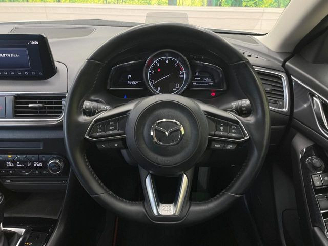 �y�����v�����X�e�A�����O�z�㎿�Ȋv���g�p���邱�ƂŁA��ɂ����������݂ƂĂ��^�]���₷���n���h���ł���