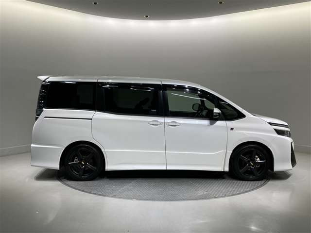 ヴォクシー2.0 ZS GR スポーツ