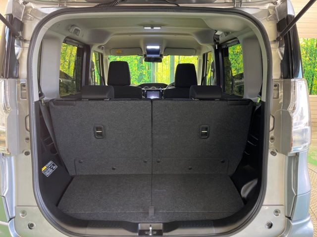 ���i�̂���������ʋ΁A���}���ɏ\���ȉ׎��X�y�[�X���m�ۂ��Ă���܂��B�Z�J���h�V�[�g��|���ƁA�傫�ȉו��̐ύڂ��\�ł���