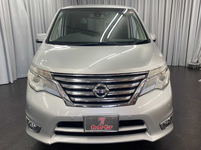 セレナ2.0 ハイウェイスター Vセレクション+Safety II 4WD