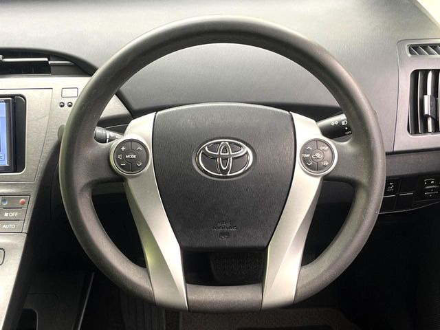 【ステアリングスイッチ】運転中、前方から目線をそらすことなく、オーディオ等の操作が可能な便利機能!安心&快適なドライブを演出してくれます♪