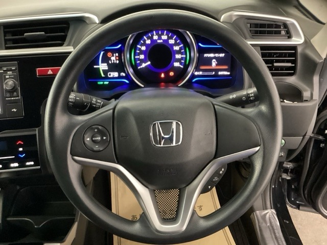 フィット1.5 ハイブリッド Fパッケージ