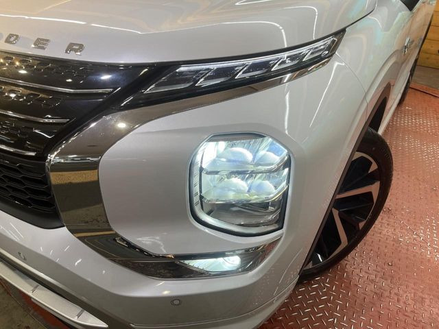 �yLED�w�b�h���C�g�z���V����ԑ��s�����ǍD�Ȏ��E���m�ۂ����S���ĉ^�]�ł��鍂�P�xLED�w�b�h���C�g�𑕔�!�_�����x�������A����d�͂��}�����Ă��܂��B