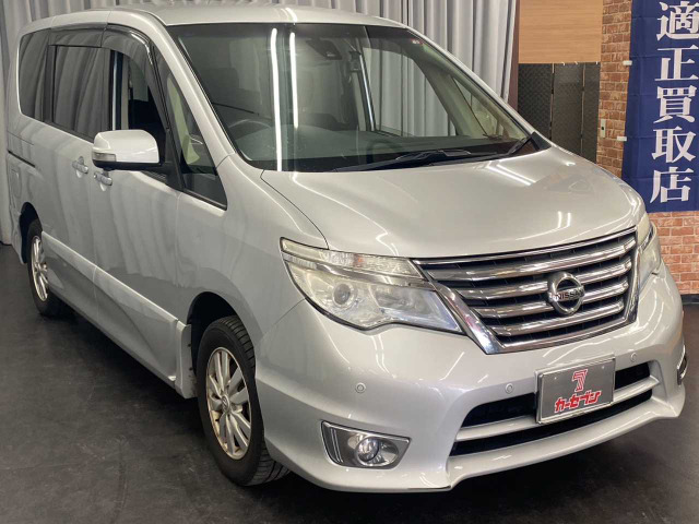 セレナ2.0 ハイウェイスター Vセレクション+Safety II 4WD