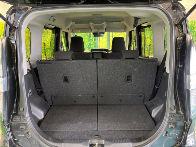 ���i�̂���������ʋ΁A���}���ɏ\���ȉ׎��X�y�[�X���m�ۂ��Ă���܂��B�Z�J���h�V�[�g��|���ƁA�傫�ȉו��̐ύڂ��\�ł���