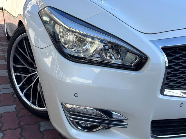 �yLED�w�b�h���C�g�z���V����ԑ��s�����ǍD�Ȏ��E���m�ۂ����S���ĉ^�]�ł��鍂�P�xLED�w�b�h���C�g�𑕔�!�_�����x�������A����d�͂��}�����Ă��܂��B