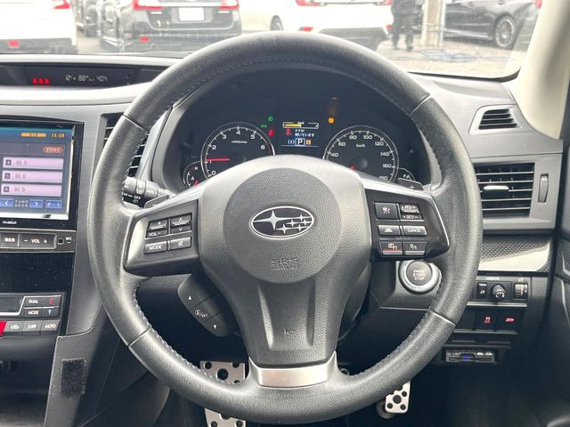 �y�����v�����X�e�A�����O�z�㎿�Ȋv���g�p���邱�ƂŁA��ɂ����������݂ƂĂ��^�]���₷���n���h���ł���