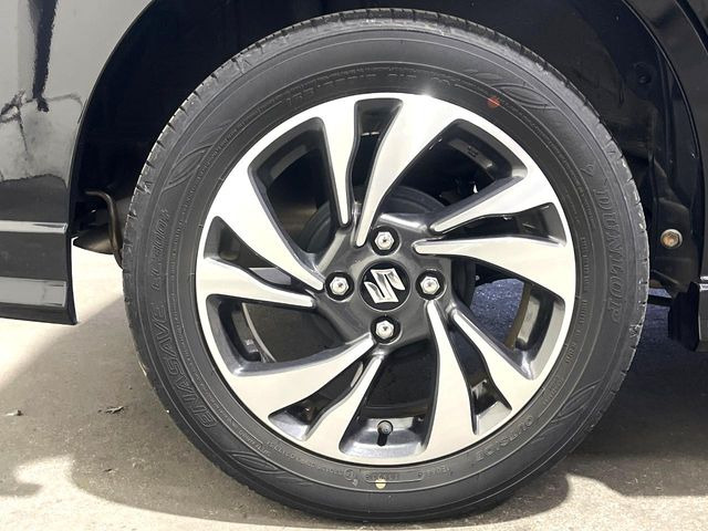 �y�����A���~�z�C�[���z�O�ςɃ}�b�`���������A���~�z�C�[���𑕒����Ă���܂��B�e��ЊO�A���~�z�C�[����A�X�^�b�h���X�^�C�����戵�����Ă���܂��B���񂲑��k����������