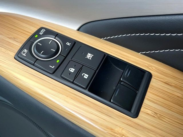 �y�o���u�[�C���p�l�����z