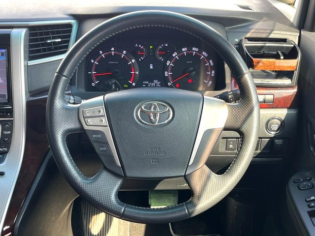 �y�����v�����X�e�A�����O�z�㎿�Ȋv���g�p���邱�ƂŁA��ɂ����������݂ƂĂ��^�]���₷���n���h���ł���