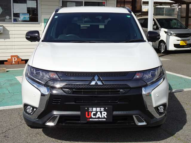 アウトランダー2.4 ブラック エディション 4WD