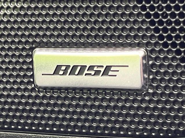 �yBOSE�T�E���h�V�X�e���z���[�J�[�I�v�V�����̍��i�ʃT�E���h�V�X�e���𓋍ځB��p�̃`���[�j���O���{���ꂽ�召�l�X�ȃX�s�[�J�[����ǎ��ȃT�E���h���t�ł��A�Տꊴ���ӂ�鉹����Ԃ����o���܂��B