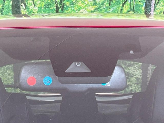 �y�g���^�Z�[�t�e�B�Z���X�z���s���ɑO���̎ԗ�����F�����A�Փ˂������Ȏ��͌x��ƃu���[�L�ŏՓˉ���Ɣ�Q�y�����A�V�X�g�B�����S�Ƀh���C�u�����y���݂��������܂��B