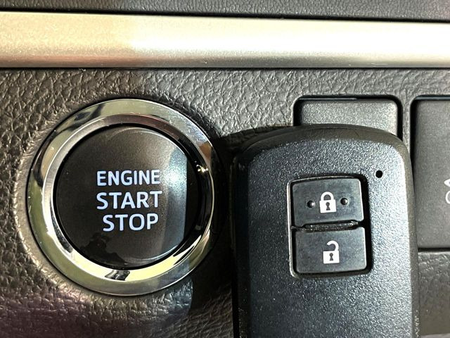 �y�X�}�[�g�L�[�z�J�o����|�P�b�g�ɓ��ꂽ�܂܂ł��h�A�̎{���E�������\�ȃX�}�[�g�L�[�𑕔��B�G���W���̃I���E�I�t�����J�M�����o���K�v����������Ƃ��Ă��֗��ł���