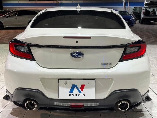 安心の最長10年・走行無制限保証(有償)をご用意。保証内容も充実はもちろん、無料点検&オイル交換や、年中無休の全国・24時間ロードサービスも付帯されておりますのでご安心下さい。