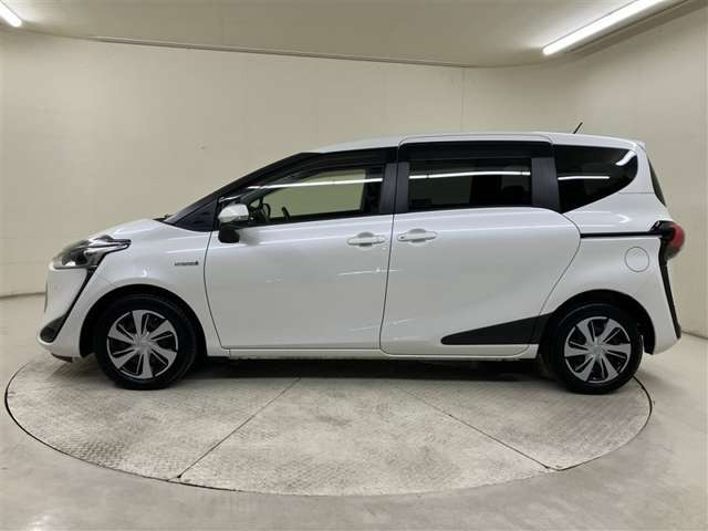 シエンタハイブリッド 1.5 G クエロ