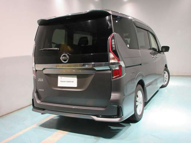 セレナ2.0 ハイウェイスターV 4WD