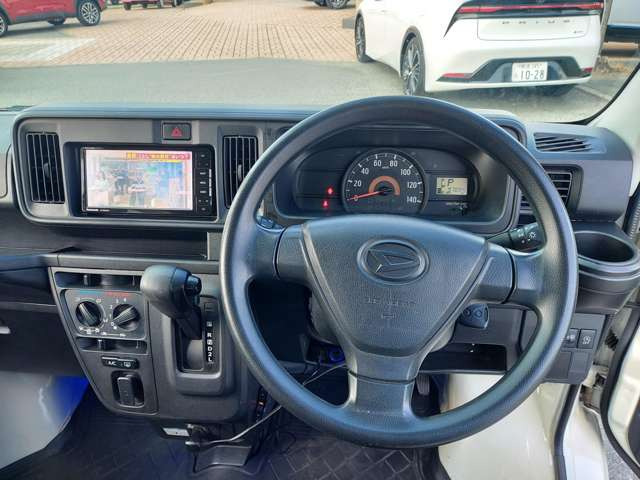 ���W����ɂ͍��i���̒��ÎԂ�V�Ԃ��������ł����W���䐔100��̑�^�W����֐��񂲗��X����������