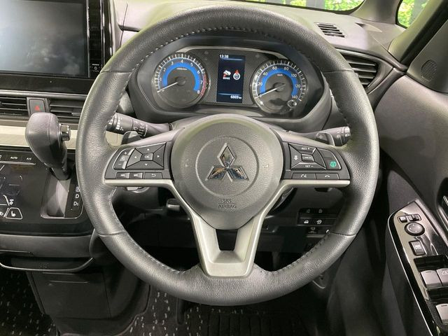 �y�����v�����X�e�A�����O�z�㎿�Ȋv���g�p���邱�ƂŁA��ɂ����������݂ƂĂ��^�]���₷���n���h���ł���