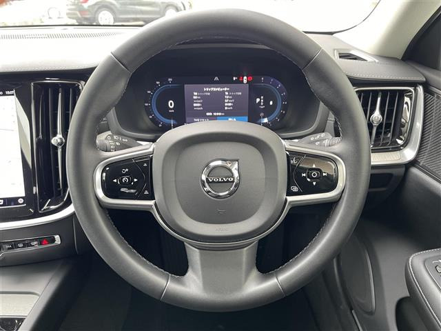 V60アルティメット B4 ダーク エディション