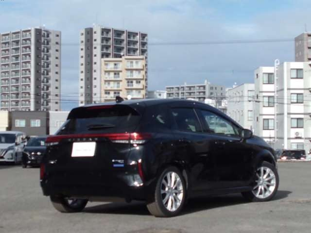 ノートオーラ1.2 G FOUR レザーエディション 4WD