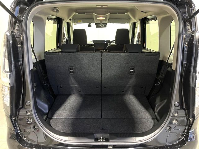 ���i�̂���������ʋ΁A���}���ɏ\���ȉ׎��X�y�[�X���m�ۂ��Ă���܂��B�Z�J���h�V�[�g��|���ƁA�傫�ȉו��̐ύڂ��\�ł���