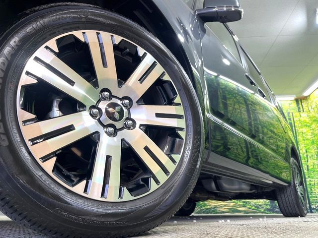 �y����18�C���`�A���~�z�C�[���z�O�ςɃ}�b�`���������A���~�z�C�[���𑕒����Ă���܂��B�e��ЊO�A���~�z�C�[����A�X�^�b�h���X�^�C�����戵�����Ă���܂��B���񂲑��k����������