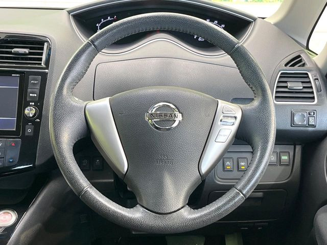 �y�����v�����X�e�A�����O�z�㎿�Ȋv���g�p���邱�ƂŁA��ɂ����������݂ƂĂ��^�]���₷���n���h���ł���