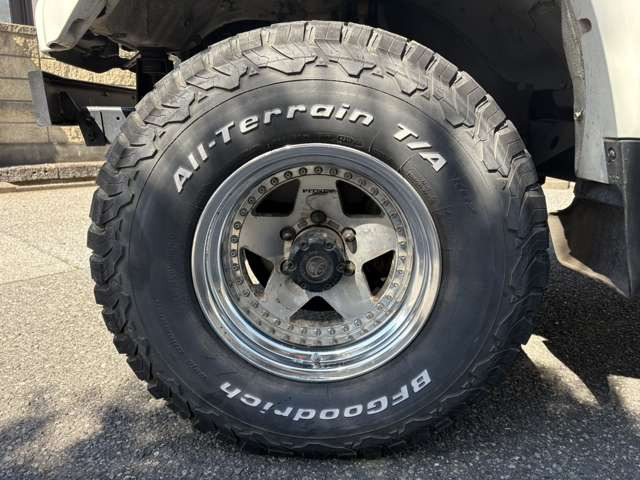 気になるお車がありましたら右の電話番号から直接お店にお問い合わせください。支払方法から車両情報、状態までなんでもご説明させて頂きます。スタッフ一同ご連絡お待ちしております。