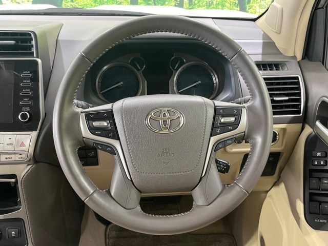 �y�����v�����X�e�A�����O�z�㎿�Ȋv���g�p���邱�ƂŁA��ɂ����������݂ƂĂ��^�]���₷���n���h���ł���