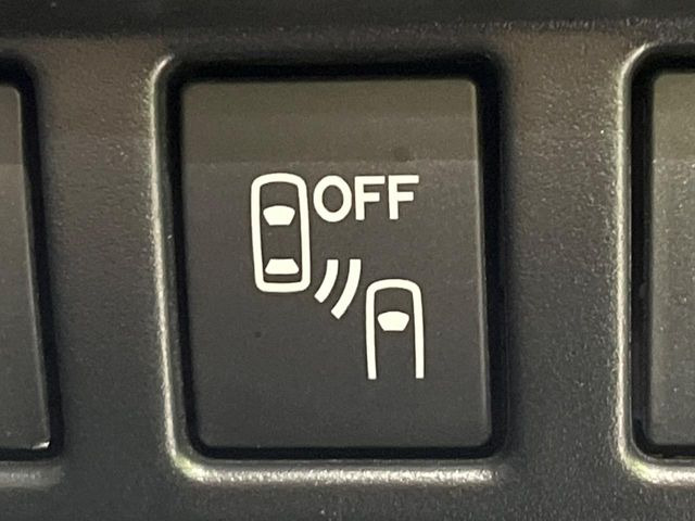 �y�����r�[�N���f�B�e�B�N�V�����z���s���A�h�A�~���[�̎��p�ɂȂ�₷���ӏ��Ɍ㑱�Ԃ��ڋ߂���ƃT�C�h�~���[�t�߂Ɍx����\���A�h���C�o�[�ɒ��ӊ��N�ƁA����̍ۂ̓n���h��������A�V�X�g�����܂��B