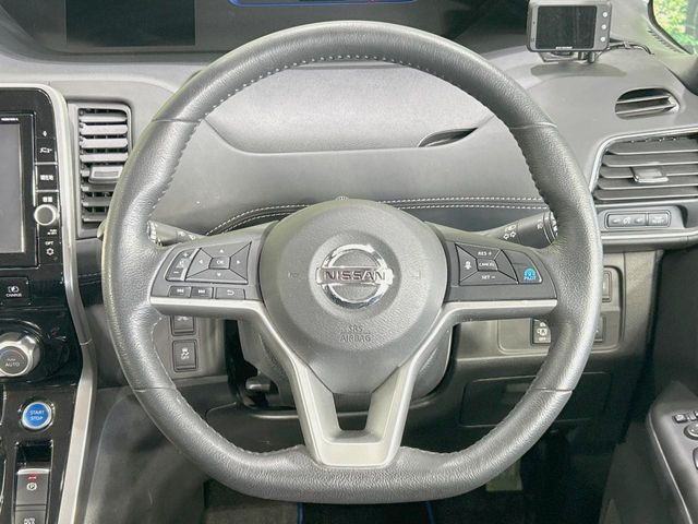 �y�����v�����X�e�A�����O�z�㎿�Ȋv���g�p���邱�ƂŁA��ɂ����������݂ƂĂ��^�]���₷���n���h���ł���