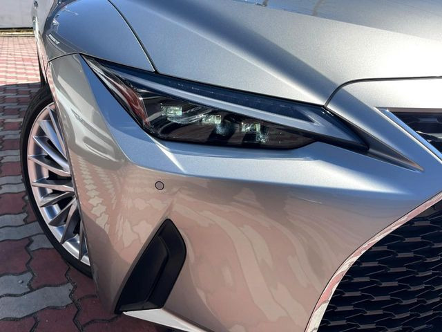 �y�O��LED�w�b�h���C�g�z�X�^�C���b�V���Ȍ����ڂ̎O��LED�w�b�h���C�g�𑕔���X�^�C�������łȂ��A��Ԃ̑��s�����E�ǍD�ň��S���Ă���肢�������܂��B