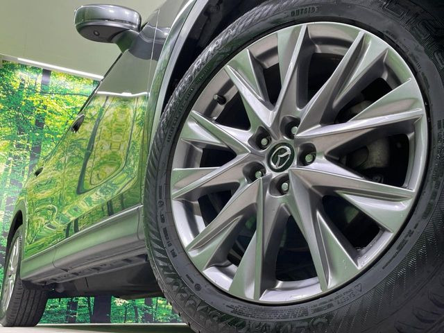 �y����19�C���`�A���~�z�C�[���z�O�ςɃ}�b�`���������A���~�z�C�[���𑕒����Ă���܂��B�e��ЊO�A���~�z�C�[����A�X�^�b�h���X�^�C�����戵�����Ă���܂��B���񂲑��k����������