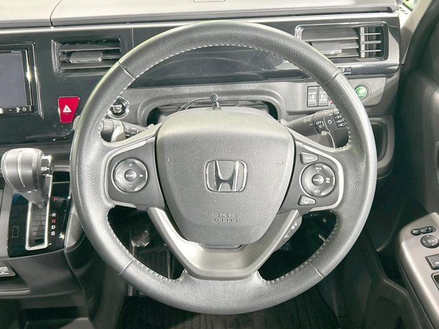 �y�����v�����X�e�A�����O�z�㎿�Ȋv���g�p���邱�ƂŁA��ɂ����������݂ƂĂ��^�]���₷���n���h���ł���