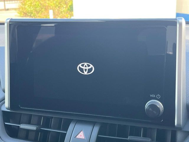 【ディスプレイオーディオ】視認性が高いディスプレイオーディオを装備♪操作性も良好で直感的なソース選択が可能です。